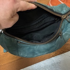 イタリアンソフト牛革を使用したDOUBLESのウエスト・ボディバッグです。の画像