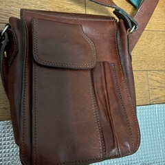 ST.GEORGE牛革ミニショルダーバッグの画像