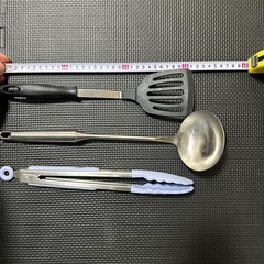 穴あきターナー（310mm）、サーモス製おたま（340mm）、シリコン付きトング（300mm）の画像