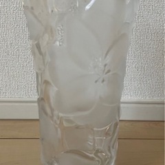 【お譲り先決定】折りたたみテーブル/花瓶の画像