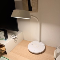 アイリスオーヤマデスクライト 置くだけ充電 の画像