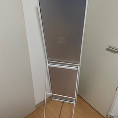 スタンドミラー
の画像
