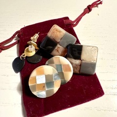 モザイク系ピアス の画像