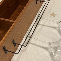 無印良品 壁に付けられる家具箱 ウォールナット材突板 88cm ワイングラスホルダー ワイングラスハンガーの画像