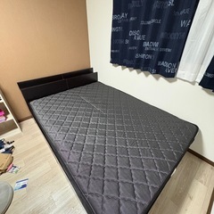 ダブルベットマットレス付きの画像