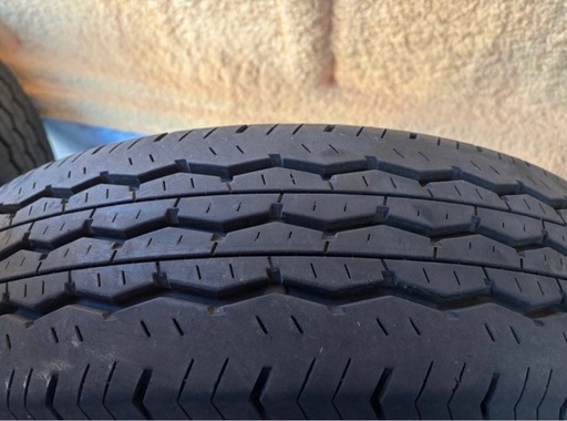 ハイエース タイヤ ４本セット 195/80R15