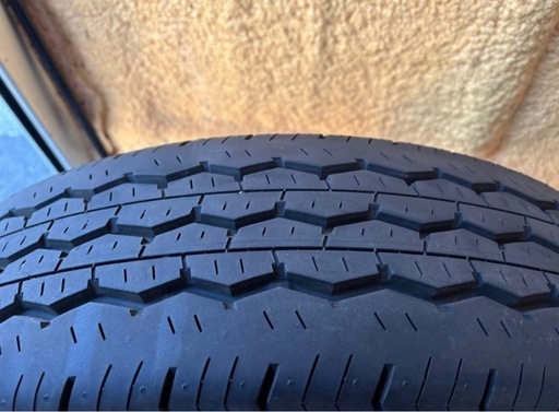 ハイエース タイヤ ４本セット 195/80R15