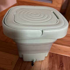 コンパクト折りたたみ洗濯機の画像