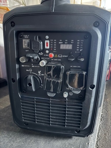 LITAKE インバーター発電機 ほぼ新品　BS3850iS 携行缶セット 3050W