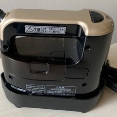 IRIS OHYAMA 衣類スチーマー IRS-01-KN ブラック ゴールドの画像