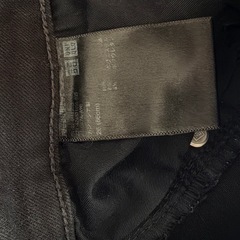 ユニクロ スキニー 黒の画像