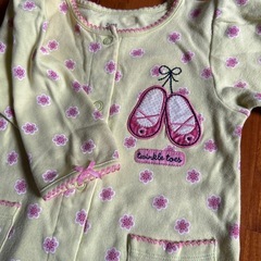 (2点)ユニクロ・ロンパース、カバーオール・70・女の子の画像