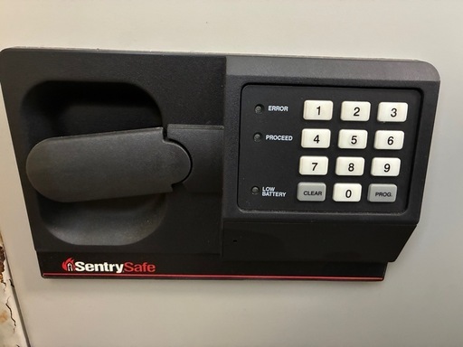 SentrySafe SB5560 テンキー式金庫 57kg SentrySafe SB5560 テンキー式金庫 57kg (トシ) 江戸川橋のその他の