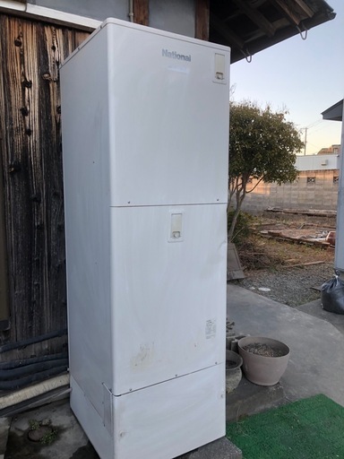 電気温水器　　給湯器　貯湯ユニット（屋外用）