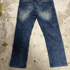 ダメージジーンズの画像