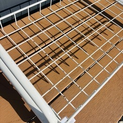 メッシュパネル ネット什器 スキマ型ワゴン ホワイト メッシュパネル ワイヤーネット キャスター付き ディスプレイの画像