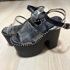 厚底サンダルの画像