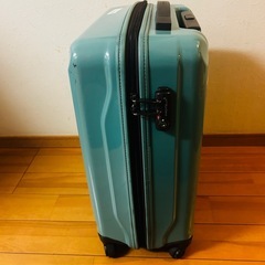 スーツケース　　ティファニーブルーの画像