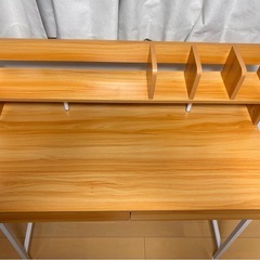 パソコンデスクの画像