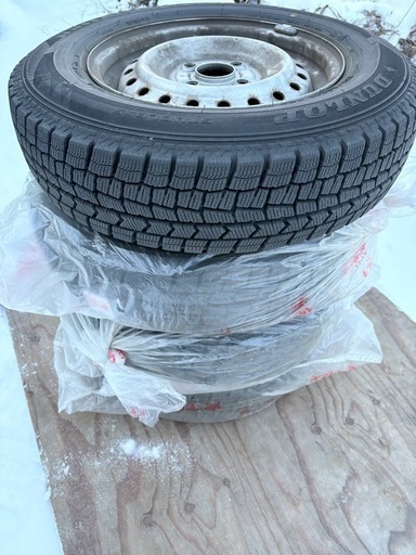 2020年DUNLOP スタッドレスタイヤ 155/80R13 4本セット