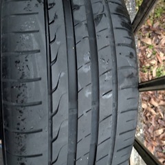 タイヤホイールの画像