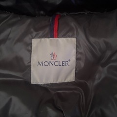 🔴お引取りの早い方優先！モンクレ　ダウンベストの画像