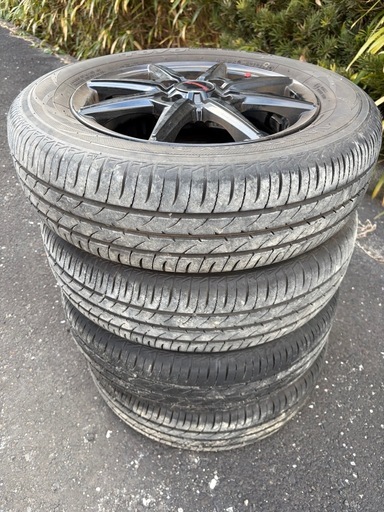 軽自動車用タイヤ　軽トラや軽バンのドレスアップにどうぞ