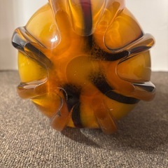 チューリップのような花瓶の画像