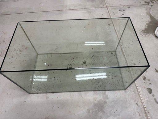 90センチフレームレスガラス水槽　アクアリウム