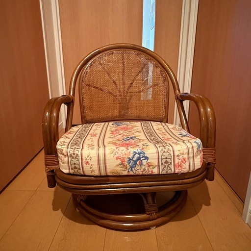 ラタン360°回転アームチェア 椅子 籐 昭和レトロ クッション付き