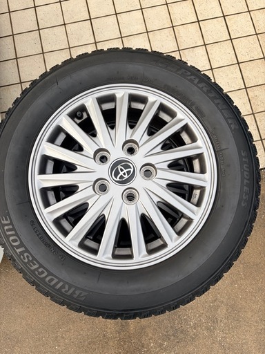 エスクワィア純正、195/65r15アルミ&スタッドレス