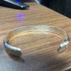 ノーバートペシュラカイ　バングルの画像