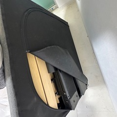 ZINUS Lottie ファブリックベッドフレームの画像