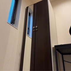 収納タンス　ミラー付きの画像