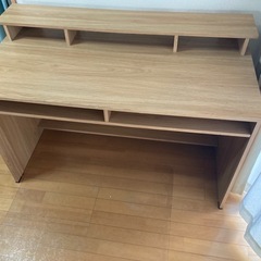 仕事用デスクの画像