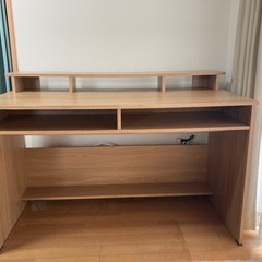 仕事用デスクの画像