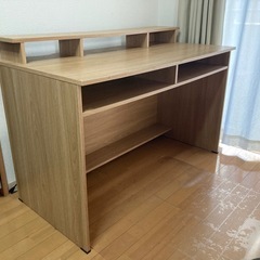 仕事用デスクの画像