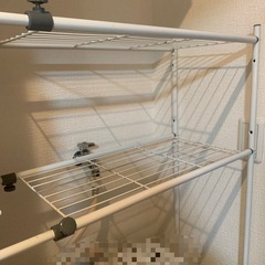 ☆ランドリーラック 棚2段 丸パイプ タオル掛け付き　ホワイト ランドリーラック 棚2段 丸パイプ タオル掛け付き ホワイト (coco