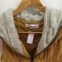 ダウンベスト　茶色　フード　Mサイズの画像