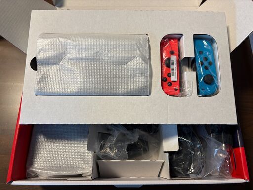 Nintendo Switch (箱付き、フルセット)