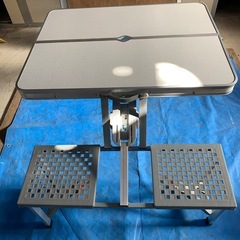 キャンプテーブル(折り畳み式）の画像