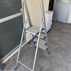 決まりました4段脚立の画像