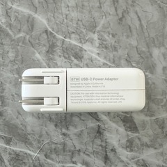 Apple 純正品 USB-C 87W MacBook アダプター　アダプタの画像