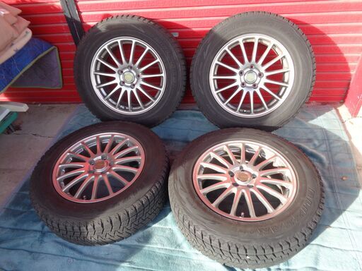 BRIDGESTONE 17インチ スタッドレスタイヤ4本セット　ブリザック DM-V1　225/65R17　ホイル 5穴/114.3　中古