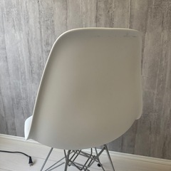 イス　ホワイトの画像