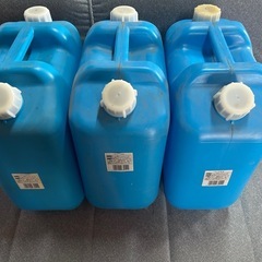 灯油ポリタンク18L 3個セットの画像