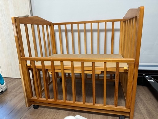 ベビーベッド　木製　中古 ベビーベッド (ののの) 赤羽のベビー用品《ベビーベッド、家具》の中古