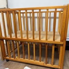 ベビーベッドの画像