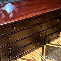 アンティーク調　木製チェスト/箪笥の画像