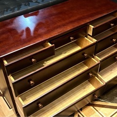 アンティーク調　木製チェスト/箪笥の画像